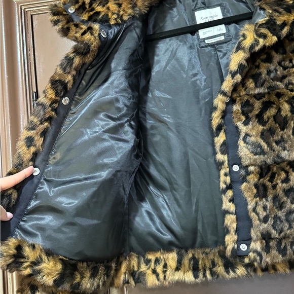 Abercrombie & Fitch - Leopard Print - The A&F Mini Puffer - Size S - NWOT - Picture 6 of 13